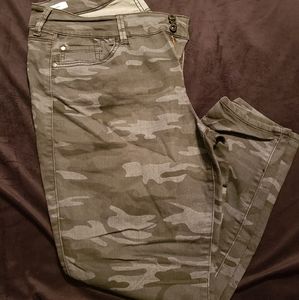 Torrid black/grey cammo jeggings